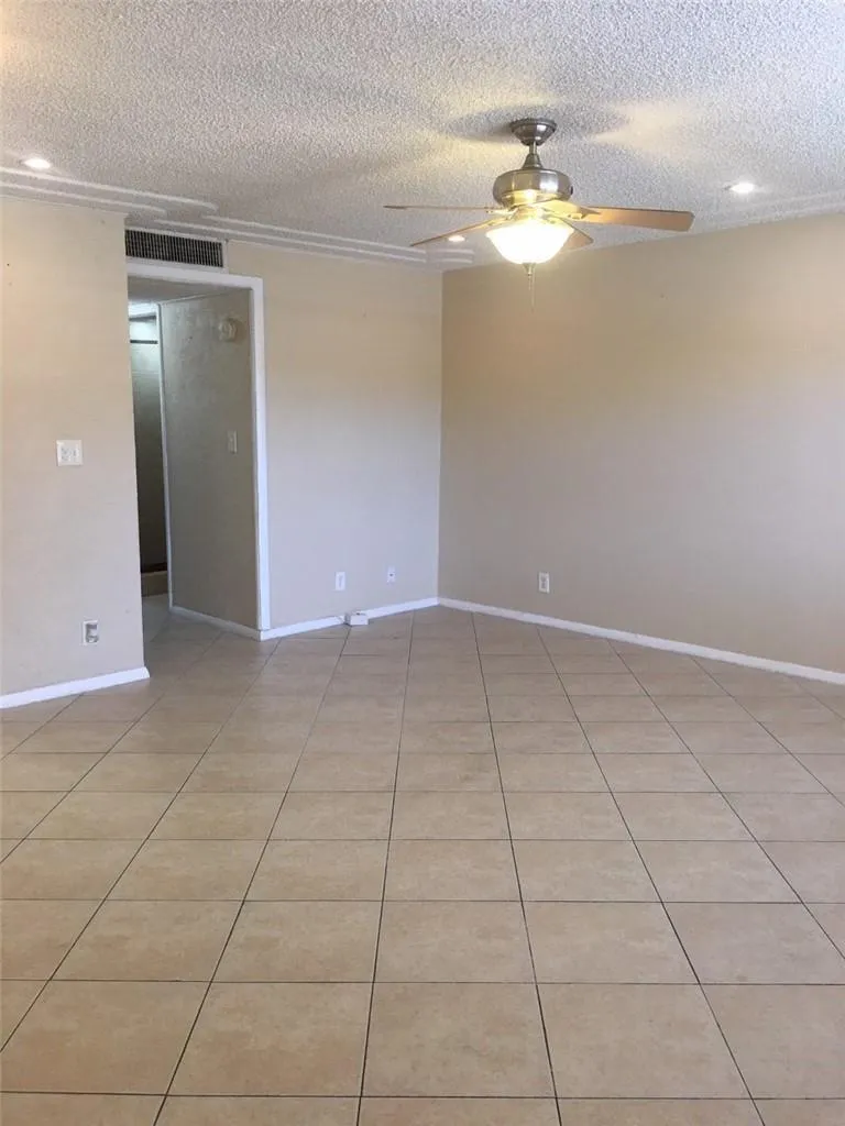 2840 NE 14th Street Causeway Pompano Beach, FL 33062