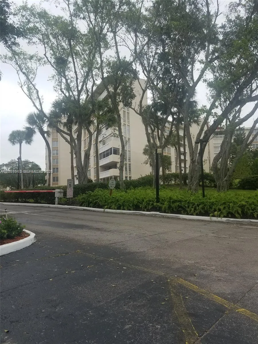 6921 Environ Blvd #4P Lauderhill, FL 33319
