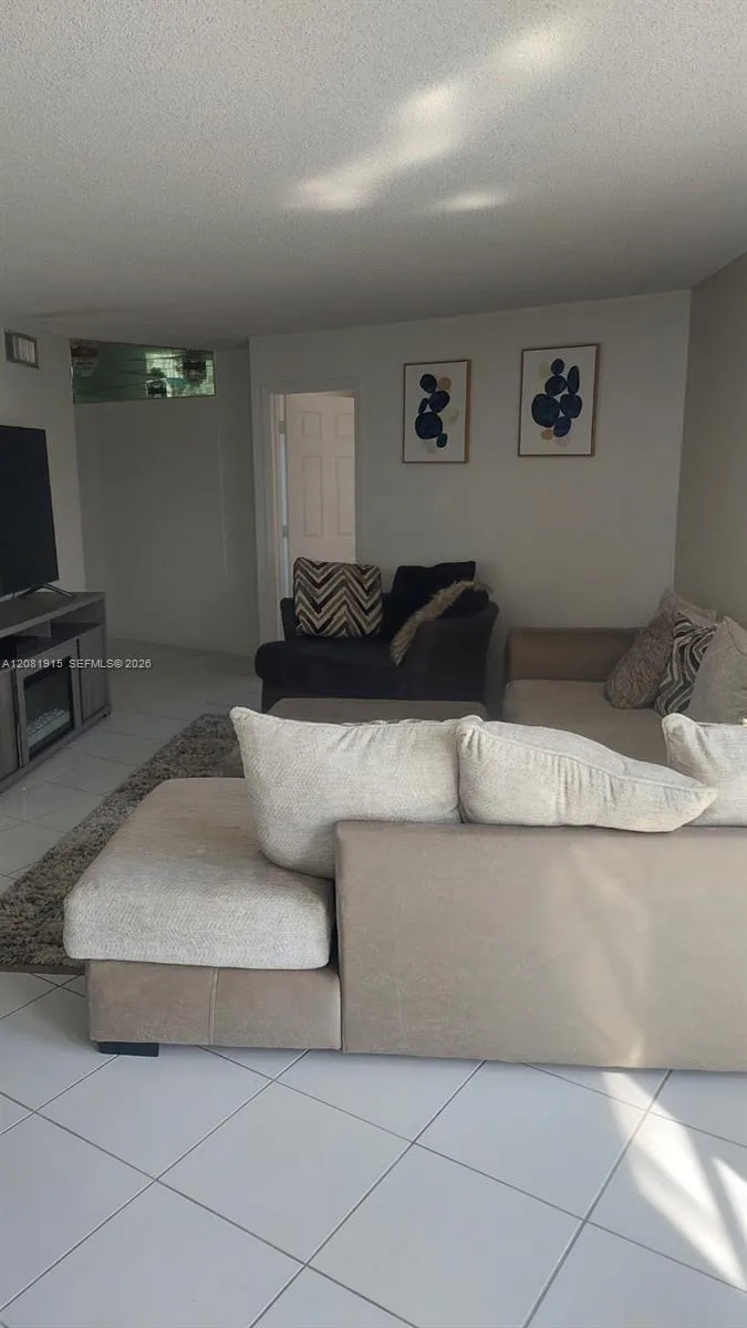 6921 Environ Blvd #4P Lauderhill, FL 33319