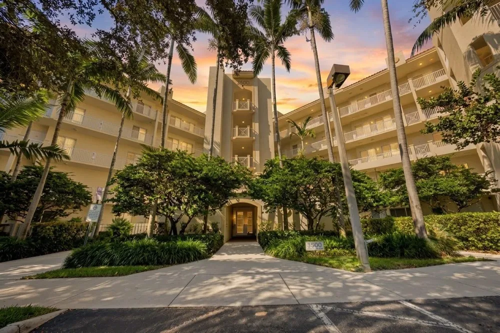 3500 OAKS CLUBHOUSE DRIVE #510 Pompano Beach, FL 33069