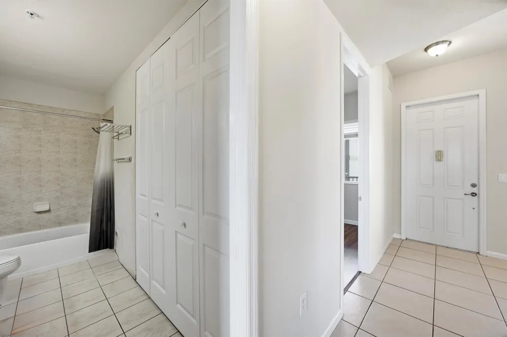 3500 OAKS CLUBHOUSE DRIVE #510 Pompano Beach, FL 33069