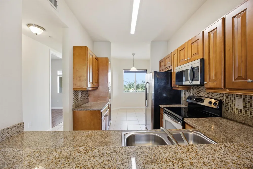 3500 OAKS CLUBHOUSE DRIVE #510 Pompano Beach, FL 33069