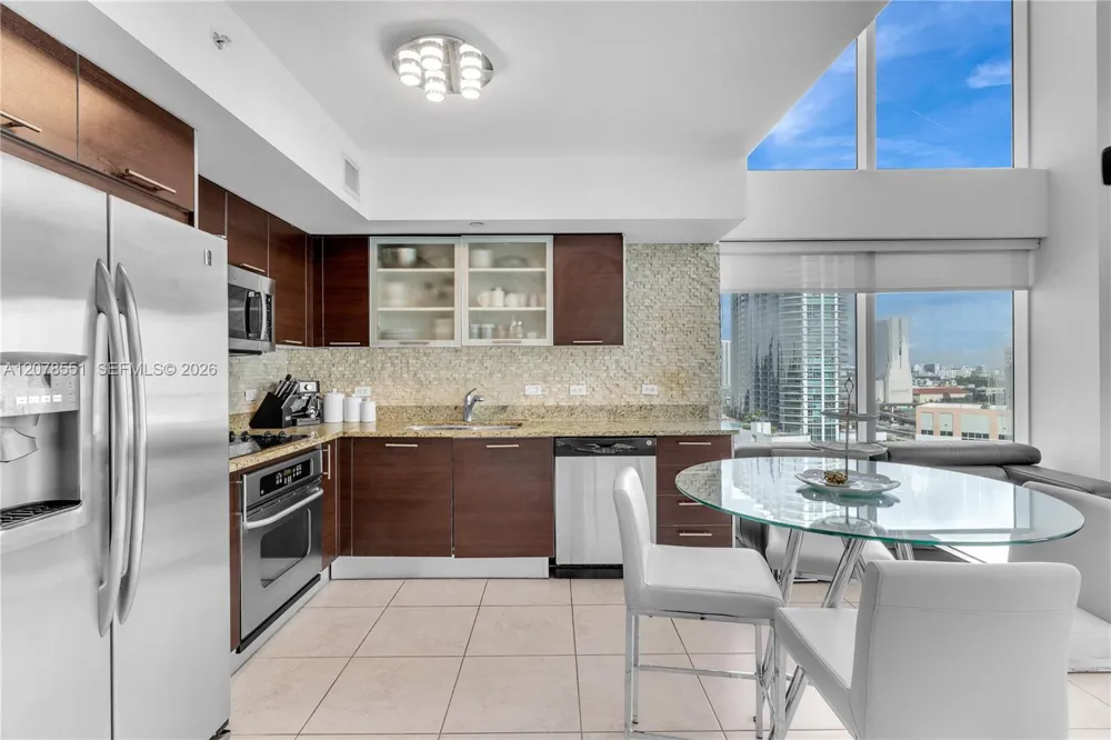 41 SE 5th St #1117 Miami, FL 33131