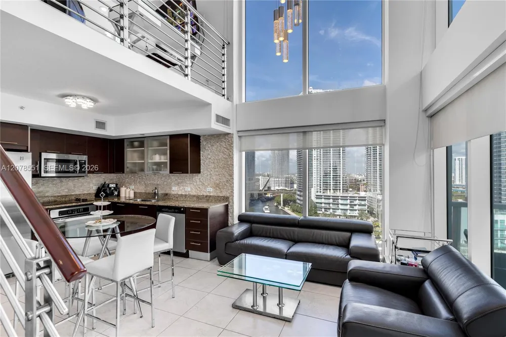 41 SE 5th St #1117 Miami, FL 33131