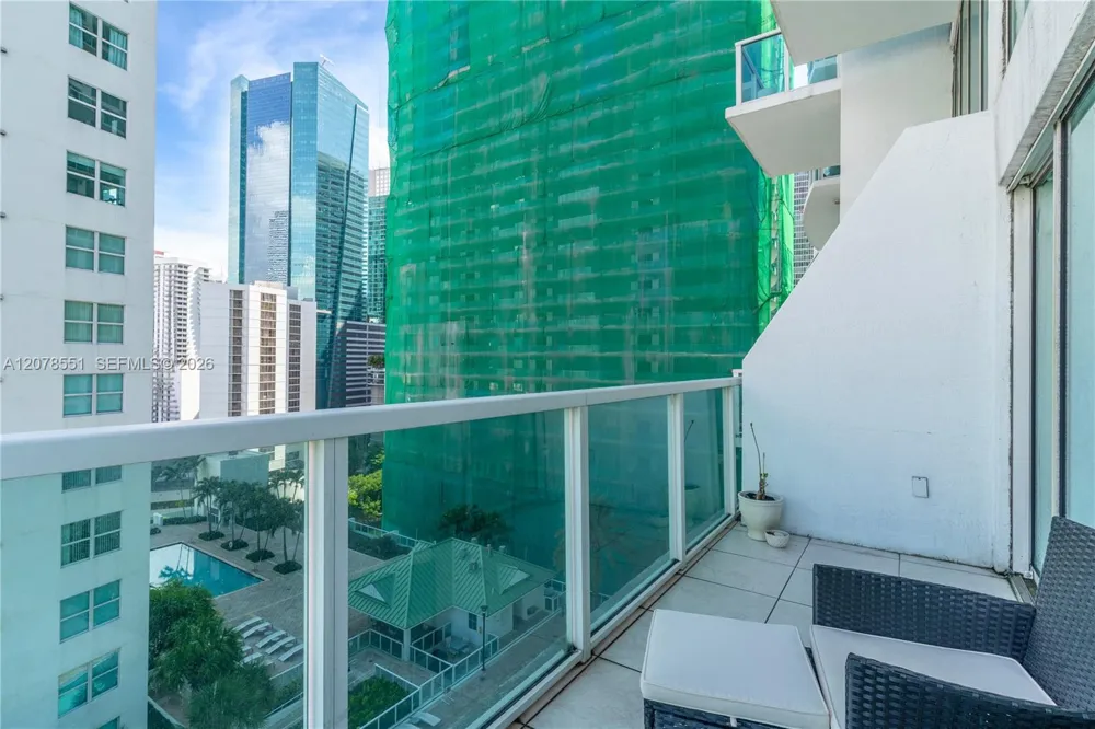 41 SE 5th St #1117 Miami, FL 33131