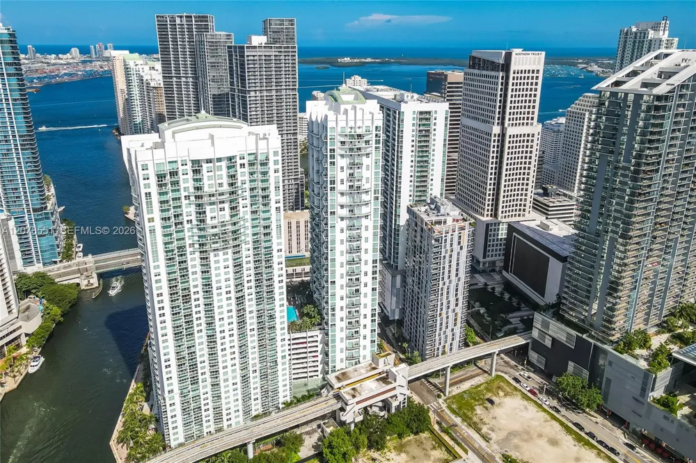 41 SE 5th St #1117 Miami, FL 33131
