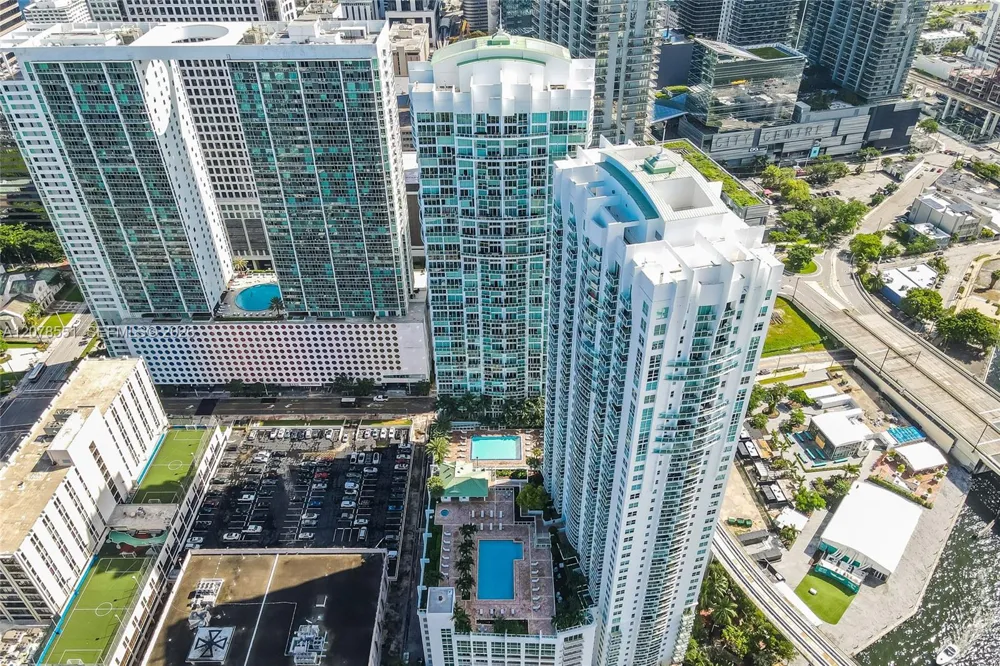 41 SE 5th St #1117 Miami, FL 33131