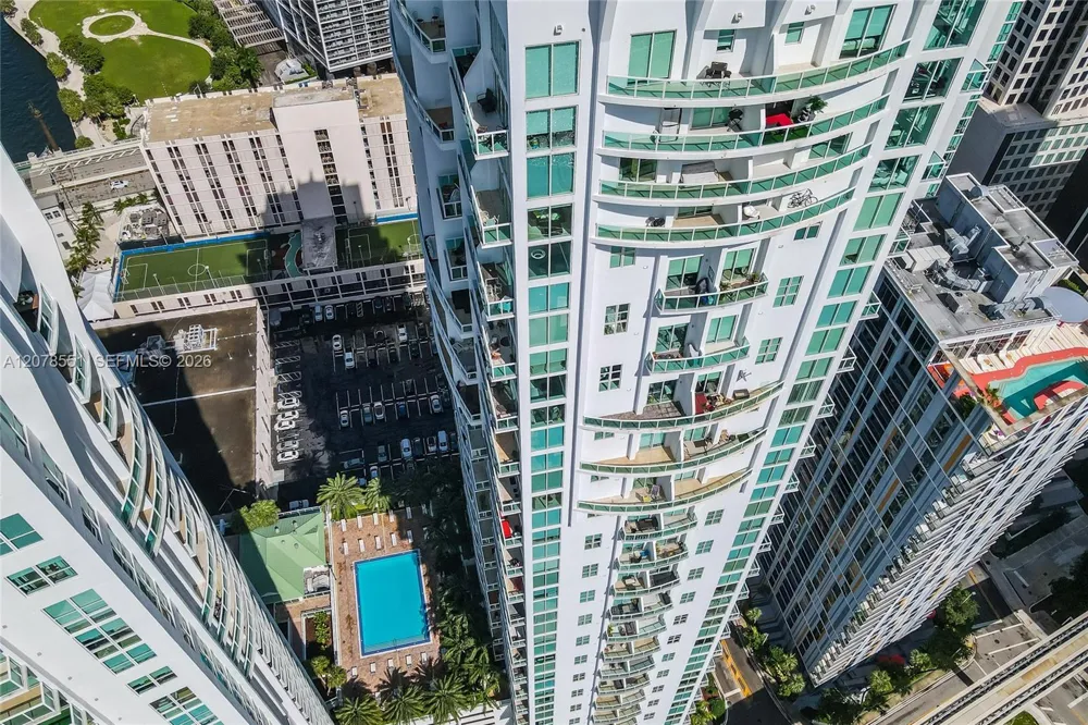 41 SE 5th St #1117 Miami, FL 33131