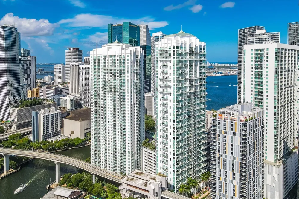 41 SE 5th St #1117 Miami, FL 33131