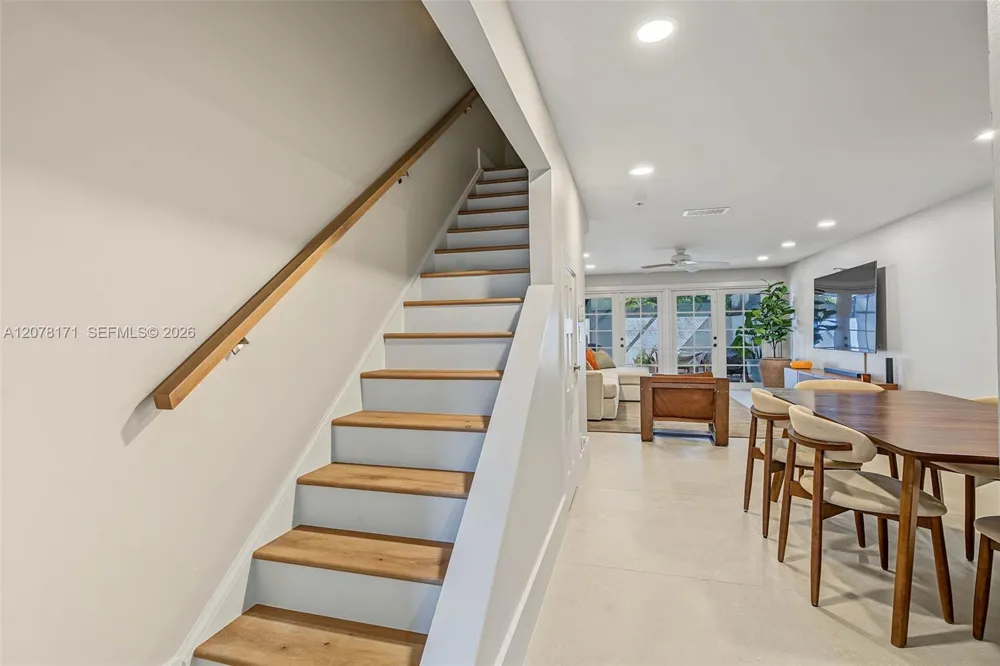 825 SE 2nd St #825 Fort Lauderdale, FL 33301