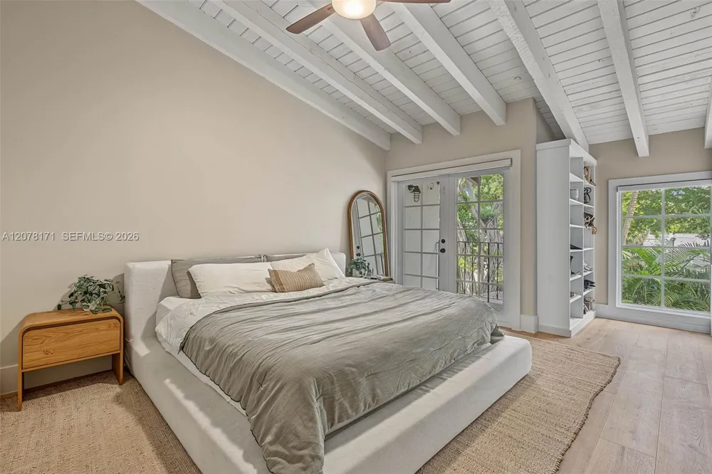 825 SE 2nd St #825 Fort Lauderdale, FL 33301