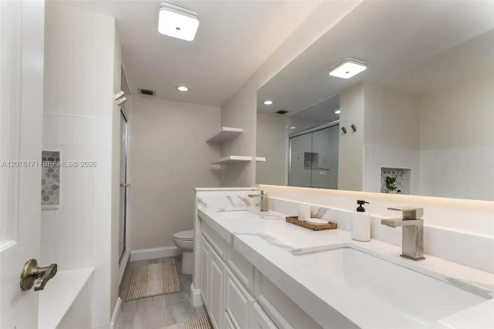 825 SE 2nd St #825 Fort Lauderdale, FL 33301