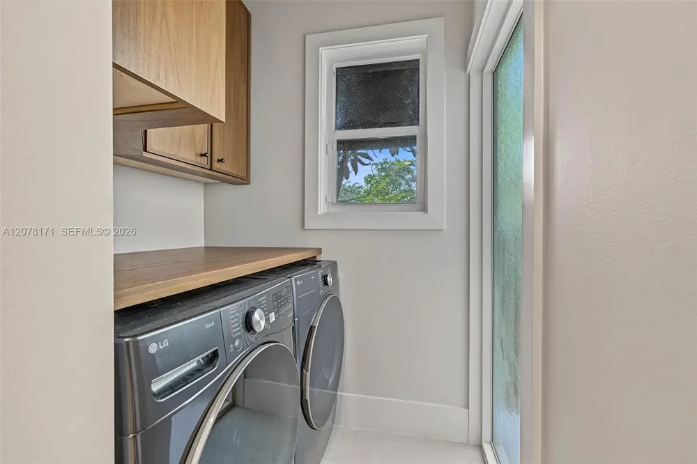 825 SE 2nd St #825 Fort Lauderdale, FL 33301