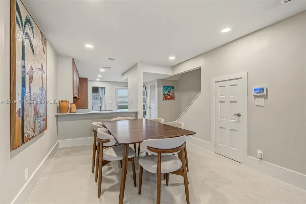825 SE 2nd St #825 Fort Lauderdale, FL 33301