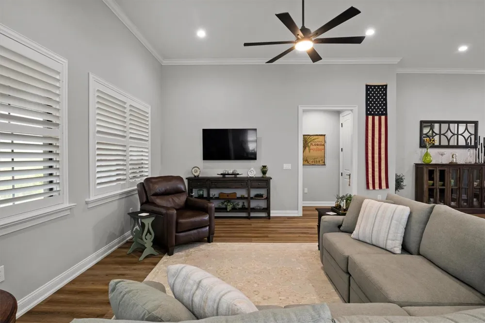 7953 LAKE JAMES BOULEVARD Lakeland, FL 33810