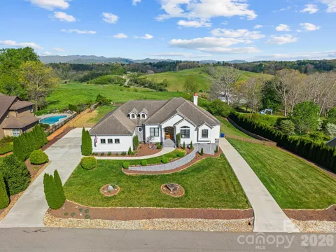 54 Mountain Shadows Drive