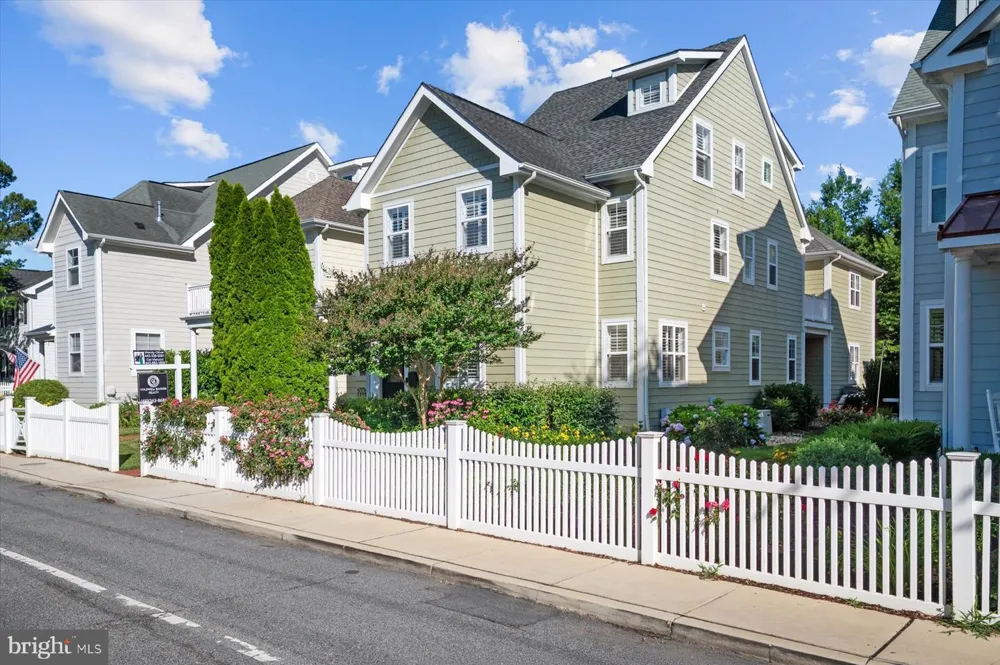 820 BAY RIDGE AVENUE Annapolis, MD 21403