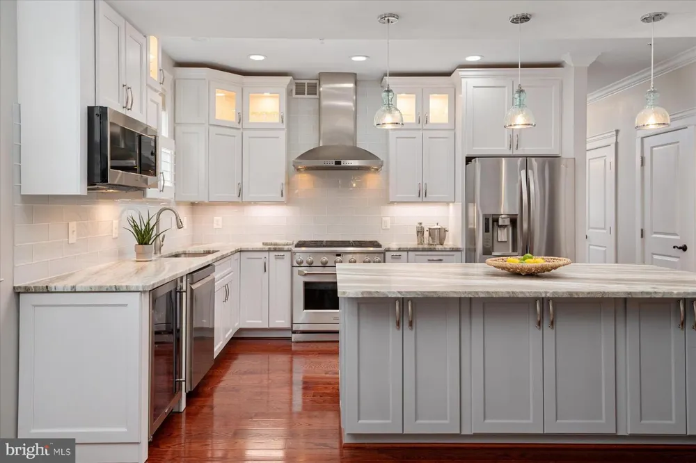 820 BAY RIDGE AVENUE Annapolis, MD 21403