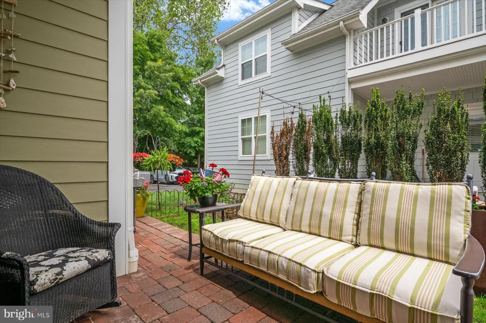 820 BAY RIDGE AVENUE Annapolis, MD 21403