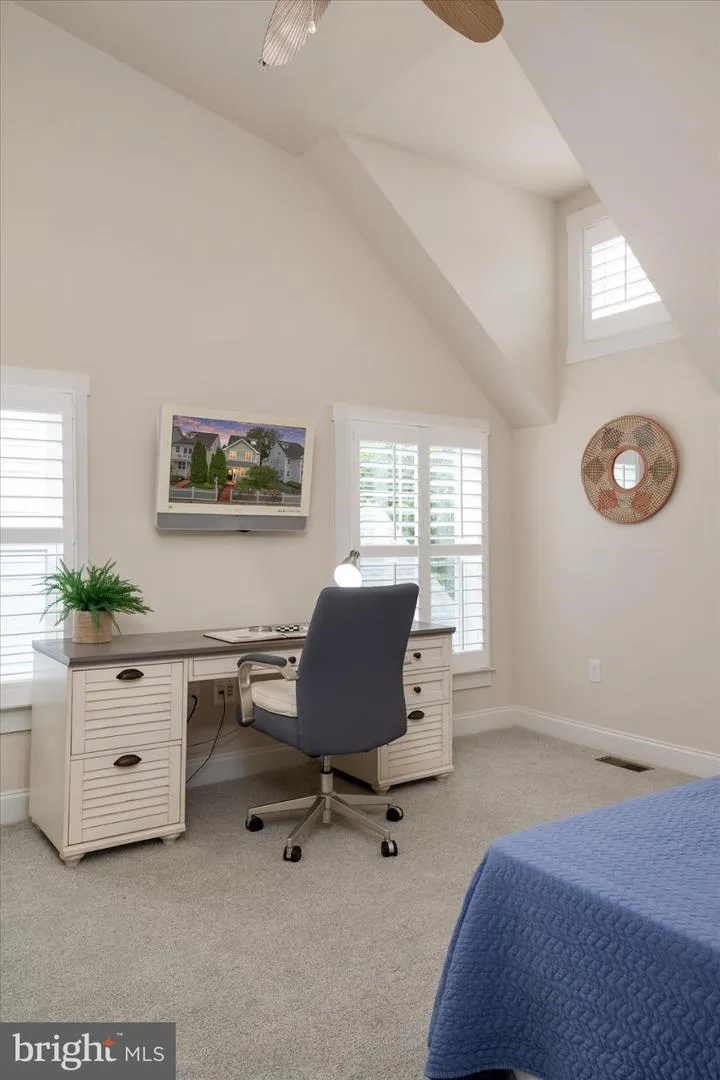 820 BAY RIDGE AVENUE Annapolis, MD 21403