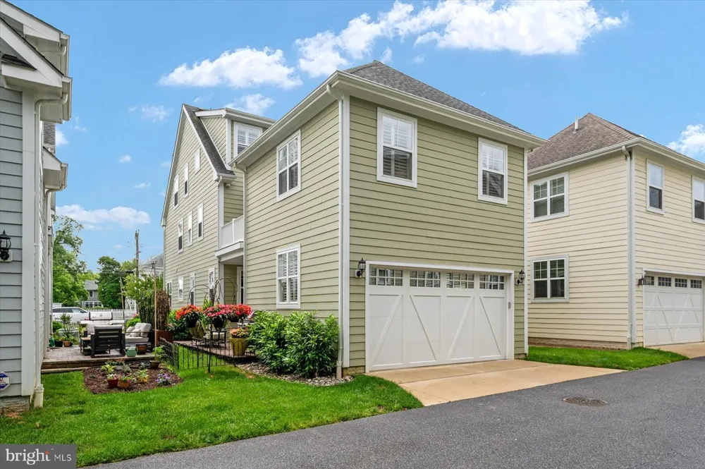 820 BAY RIDGE AVENUE Annapolis, MD 21403