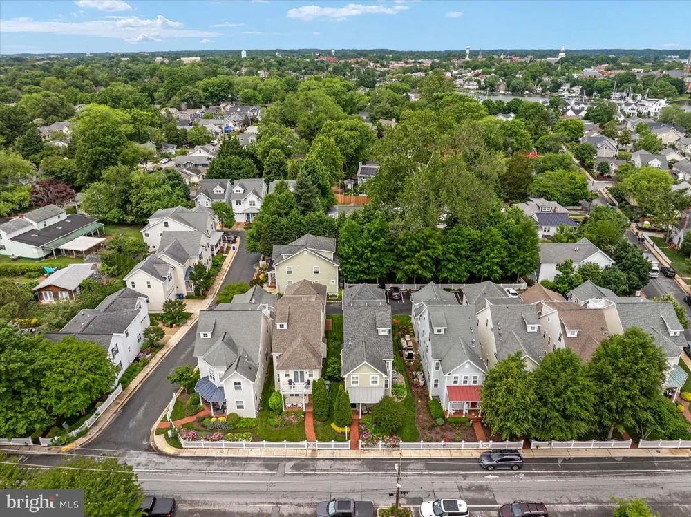 820 BAY RIDGE AVENUE Annapolis, MD 21403