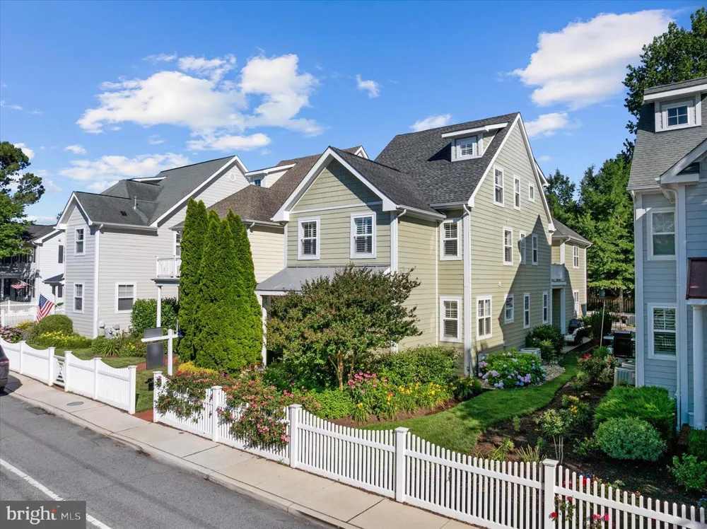 820 BAY RIDGE AVENUE Annapolis, MD 21403