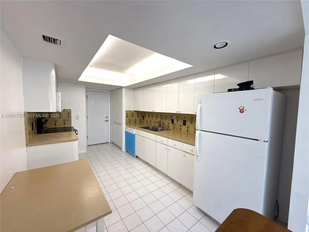 1904 S Ocean Dr #1206 Hallandale Beach, FL 33009