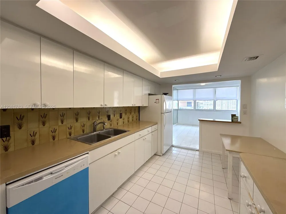 1904 S Ocean Dr #1206 Hallandale Beach, FL 33009