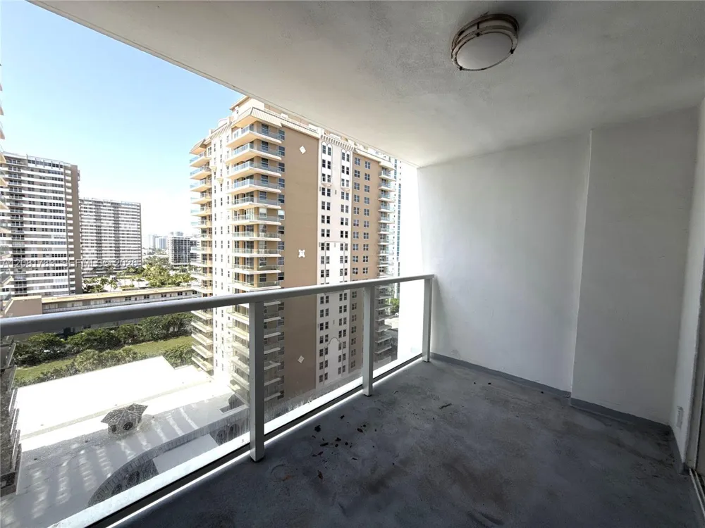 1904 S Ocean Dr #1206 Hallandale Beach, FL 33009
