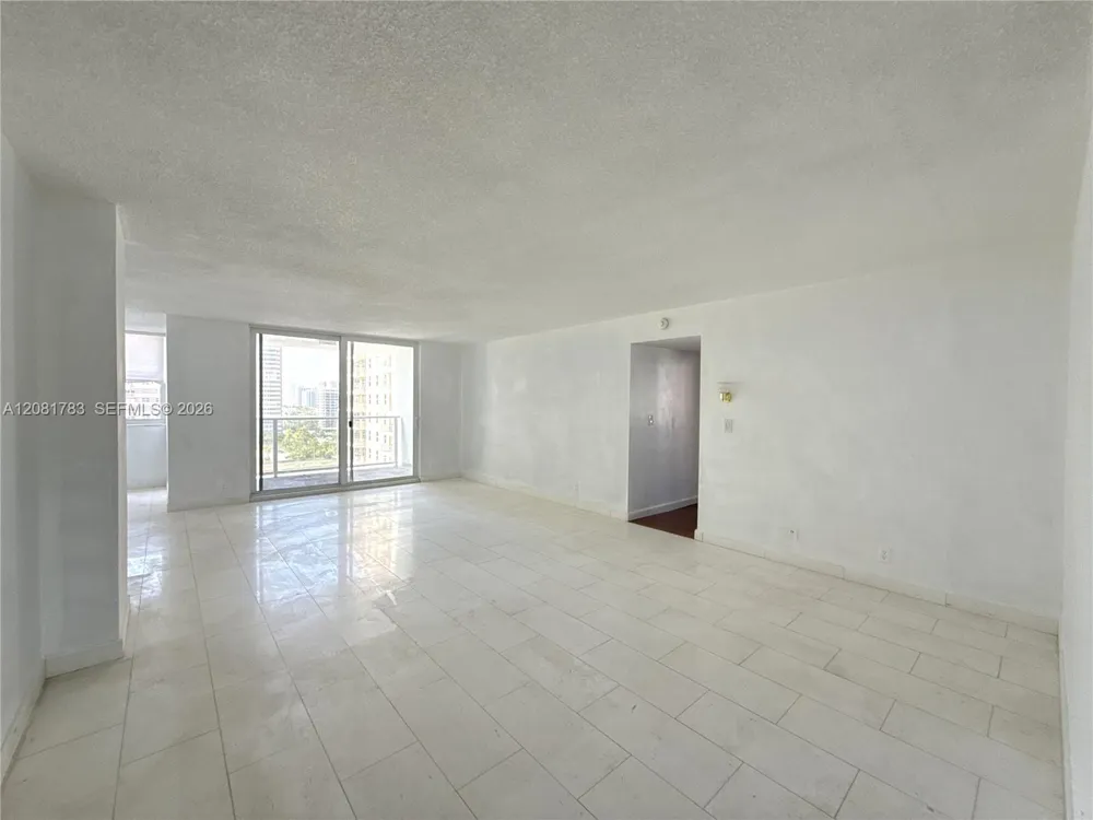 1904 S Ocean Dr #1206 Hallandale Beach, FL 33009