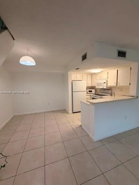 8670 NW 6th Ln #4-201 Miami, FL 33126
