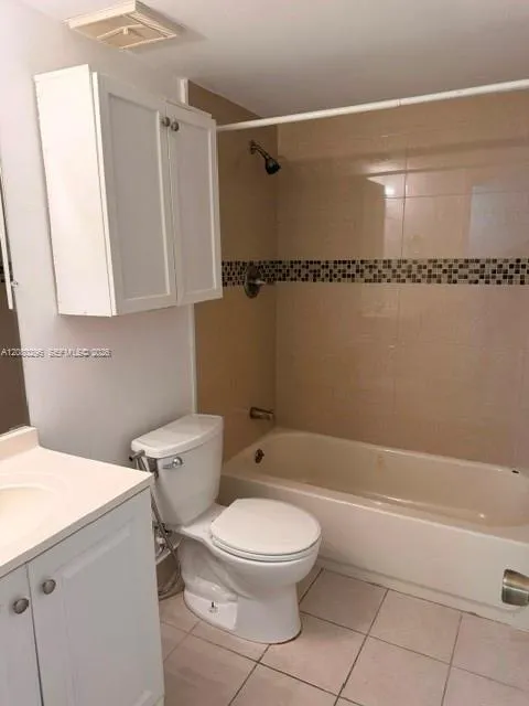 8670 NW 6th Ln #4-201 Miami, FL 33126