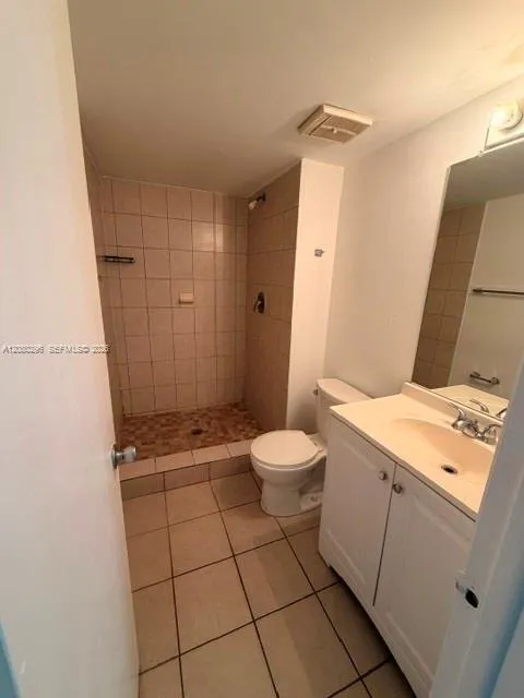 8670 NW 6th Ln #4-201 Miami, FL 33126