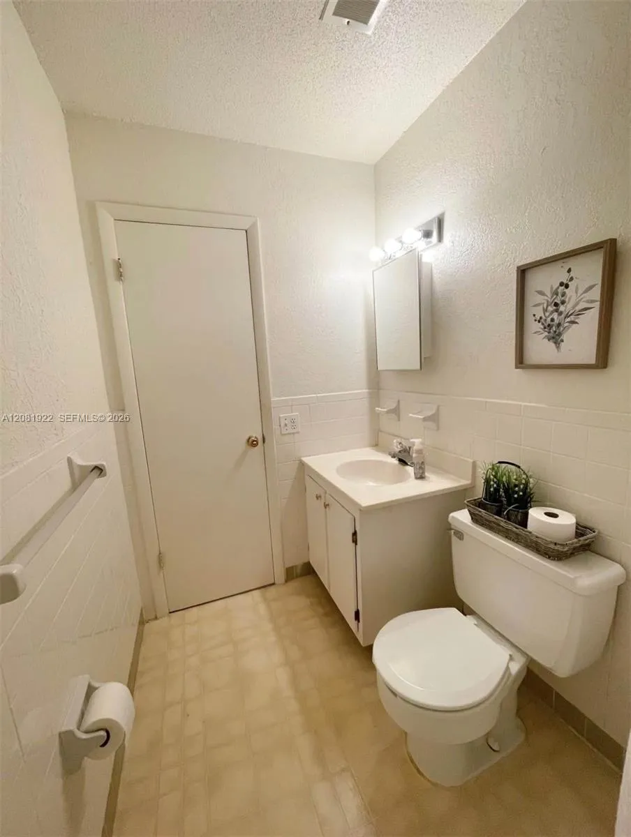 2170 Knox McRae #22 Titusville, FL 32780