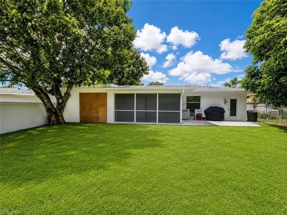 2124 41st Terrace SW Naples, FL 34116