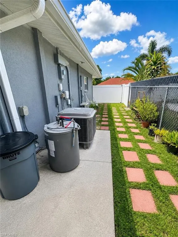 2124 41st Terrace SW Naples, FL 34116
