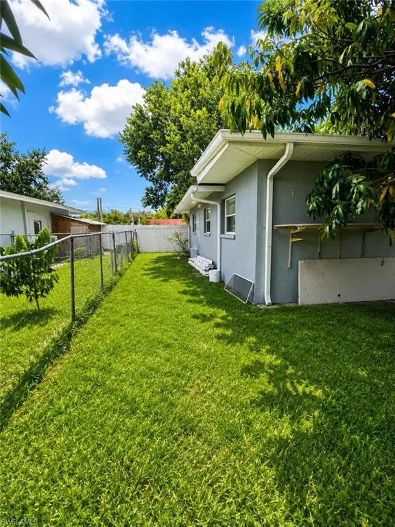 2124 41st Terrace SW Naples, FL 34116