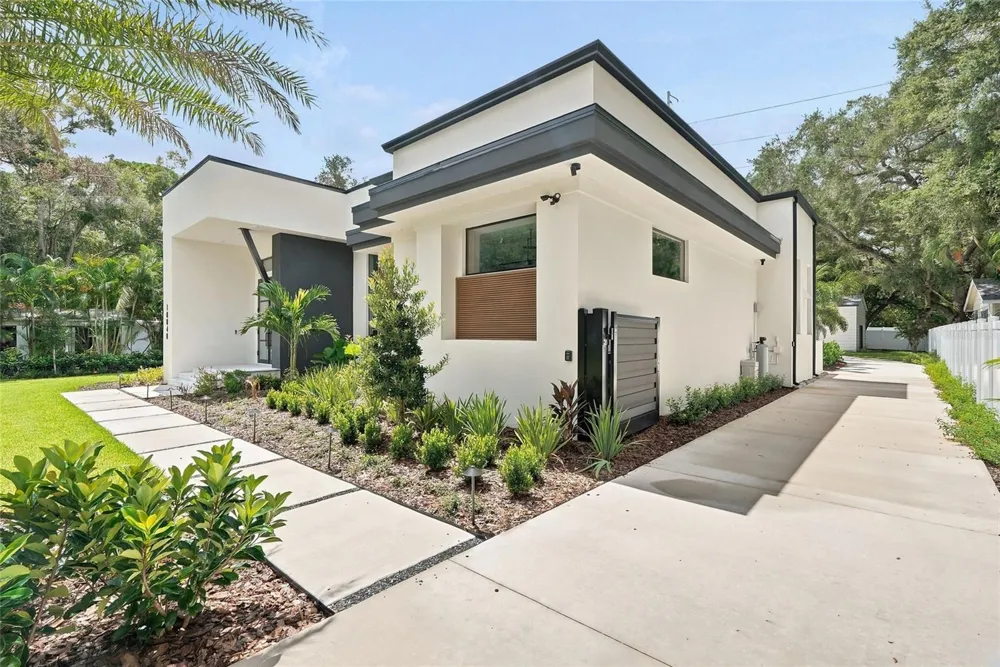 10040 59TH AVENUE St Petersburg, FL 33708
