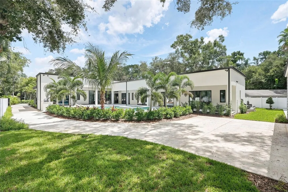 10040 59TH AVENUE St Petersburg, FL 33708
