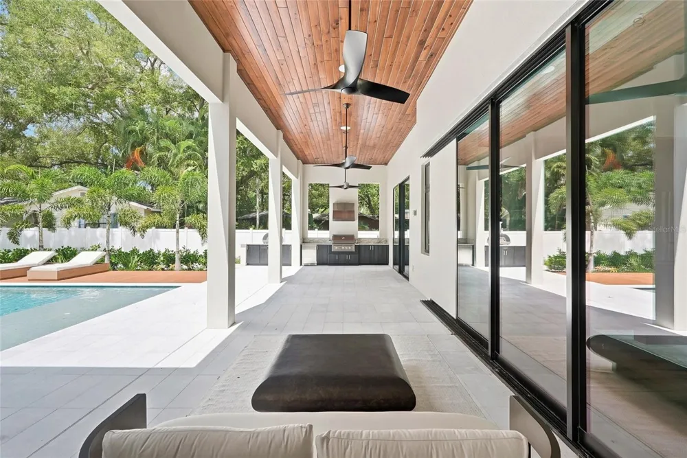 10040 59TH AVENUE St Petersburg, FL 33708