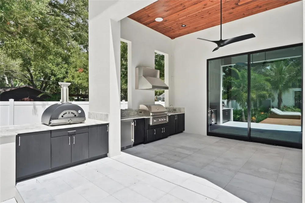 10040 59TH AVENUE St Petersburg, FL 33708