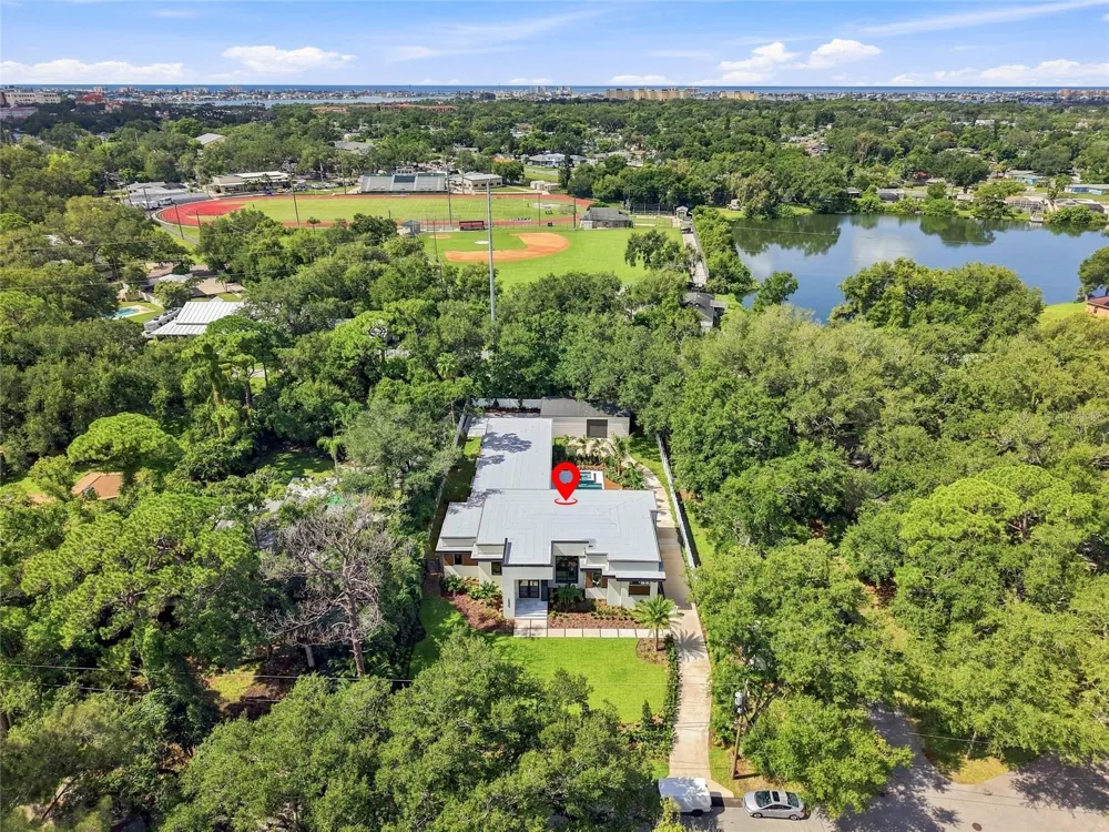 10040 59TH AVENUE St Petersburg, FL 33708