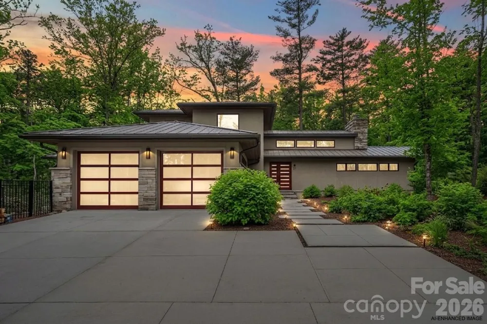 27 Hawberry Court Asheville, NC 28805