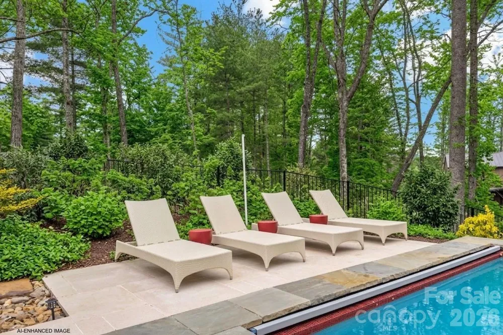 27 Hawberry Court Asheville, NC 28805