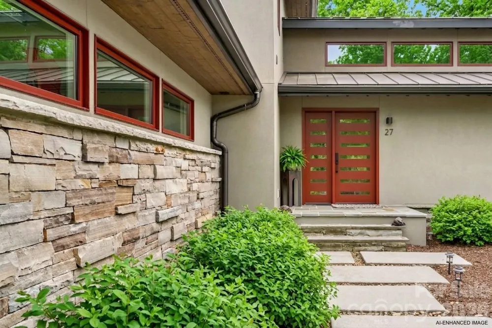 27 Hawberry Court Asheville, NC 28805