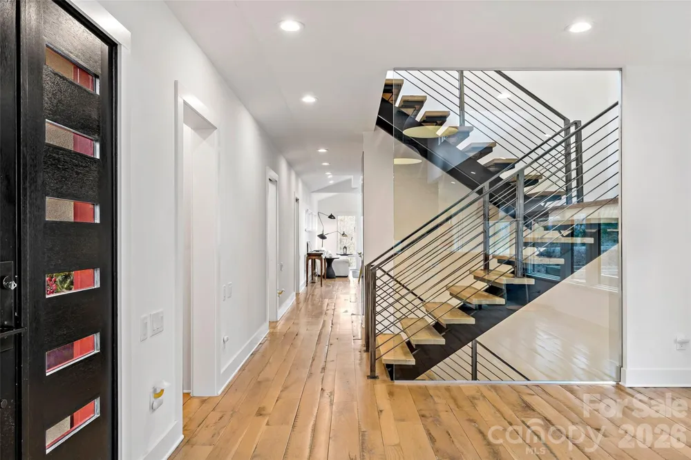 27 Hawberry Court Asheville, NC 28805