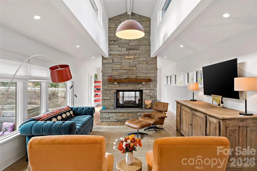 27 Hawberry Court Asheville, NC 28805