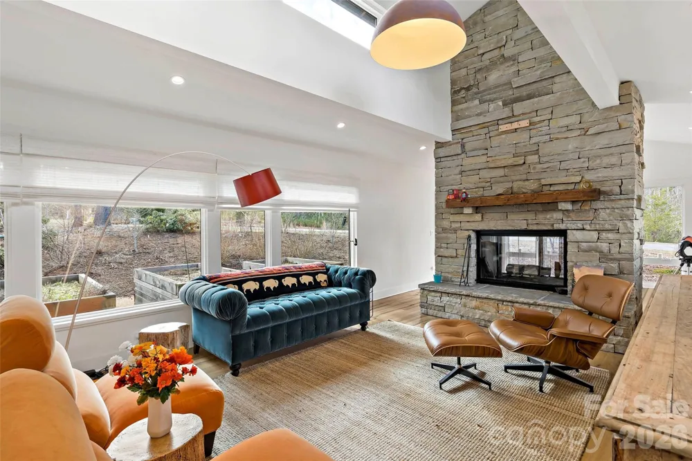 27 Hawberry Court Asheville, NC 28805