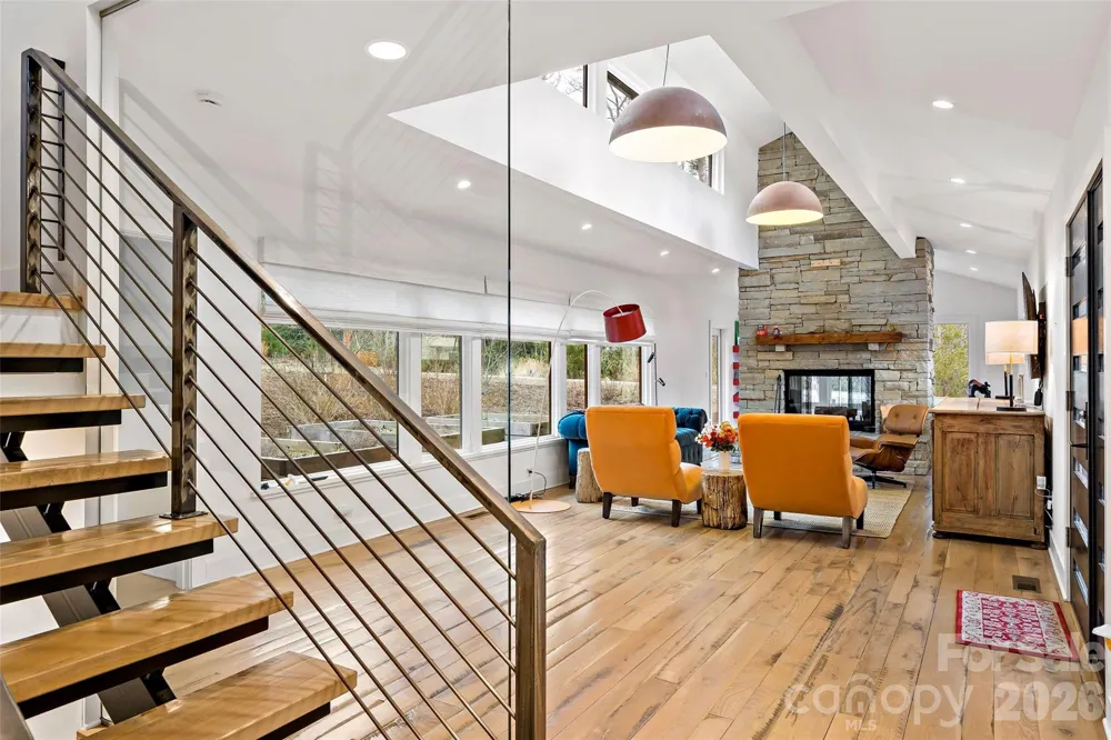 27 Hawberry Court Asheville, NC 28805